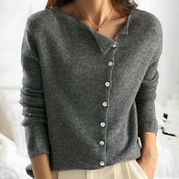 Cloe | Classic buttoned-knit cardigan