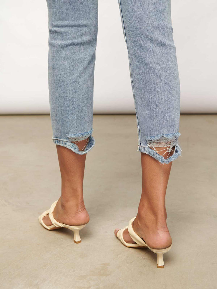 Mid-rise Taper Jeans