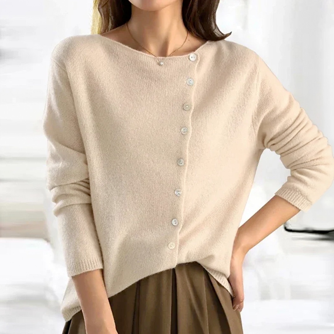 Cloe | Classic buttoned-knit cardigan